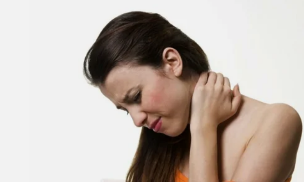 πόνος στην περιοχή του λαιμού